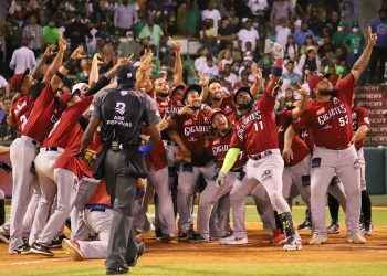 Peguero y Ozuna dan segundo triunfo a los Gigantes en la final
