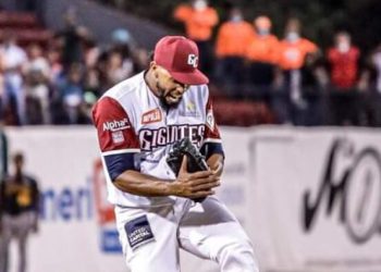 Los Gigantes derrotan 8 carreras por 7 a las Águilas