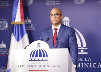 Vocero de la Presidencia asegura sistema salud seguirá manejando con éxito la pandemia; llama a vacunarse