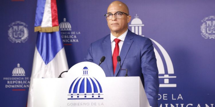 Vocero de la Presidencia asegura sistema salud seguirá manejando con éxito la pandemia; llama a vacunarse