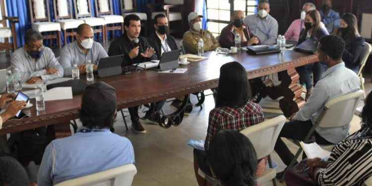 Director INAPA sostiene reunión con representantes provinciales