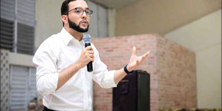 Regidor José Torres aboga por inclusión de las personas con discapacidad en Santiago