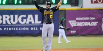 Águilas vencen a las Estrellas y empatan en segundo lugar