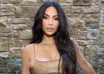 Kim Kardashian, descubierta por un error de Photoshop en una foto reciente