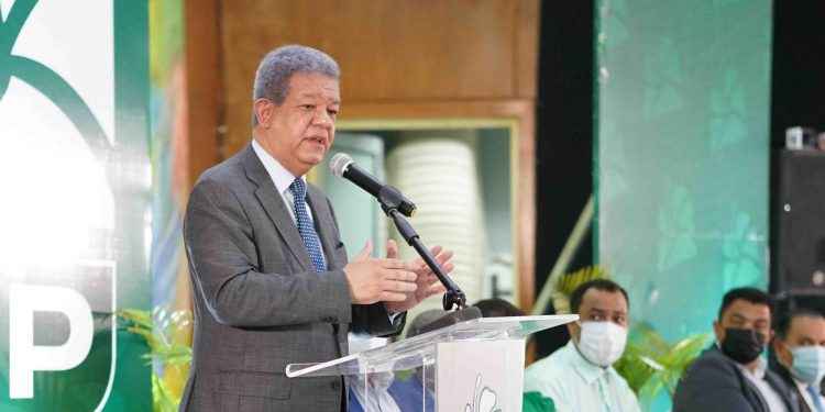 Leonel dice que al gobierno le ha faltado explicar en qué consisten los fideicomisos públicos
