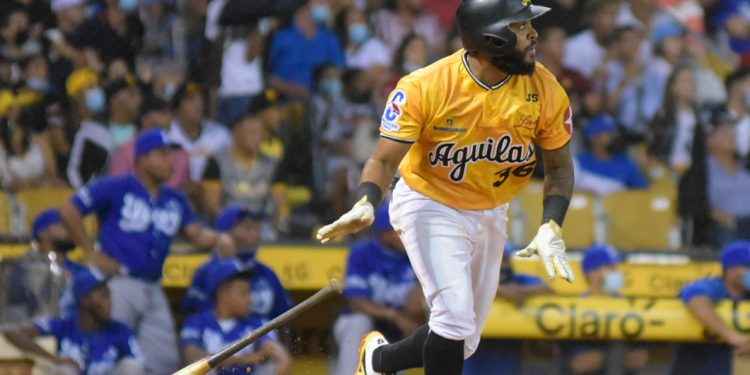 Águilas se sacuden y derrotan Tigres en el Estadio Cibao