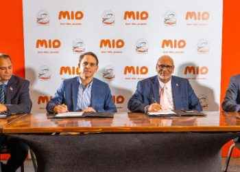 MIO y Fenacodep firman acuerdo para impulsar innovación en comercios