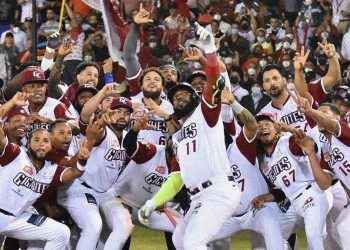 Marcell Ozuna despacha H4 de tres carreras; Gigantes igualan 1-1 final vs. Estrellas