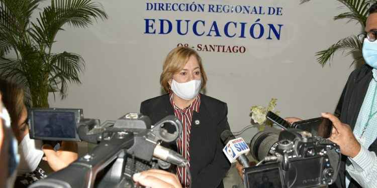 Profesores y estudiantes se integran a escuelas, activa agenda en las escuelas del Cibao