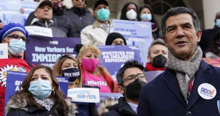 Entra en efecto ley NYC permitirá 800 mil inmigrantes votar en elecciones