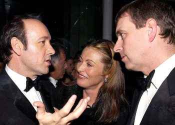 Por qué el Príncipe Andrés quiere que Kevin Spacey, también acusado de abuso, declare en su juicio por delitos sexuales