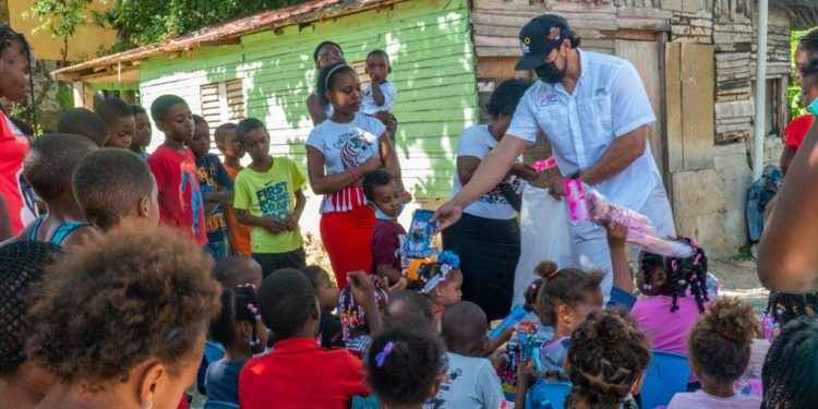 Fundación Raymond Rodríguez realiza encuentro recreativo con niños de escasos recursos