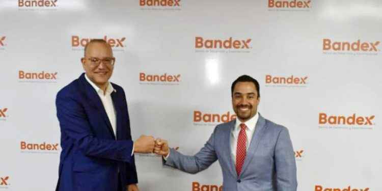 Director Proindustria y gerente del Bandex sostienen encuentro en apoyo a la exportación