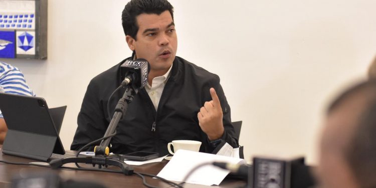 Wellington Arnaud destaca un millón 400 mil dominicanos más tiene acceso a agua potable