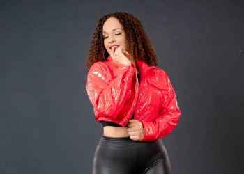 Yasmina Ponce “La Reina de la Bachata” promueve “Amor sin Barreras”