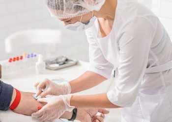 ¿Es necesario hacerse análisis de sangre de forma regular?