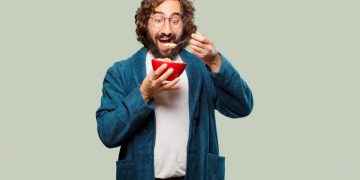 ¿Cenar fruta o un yogur es suficiente?