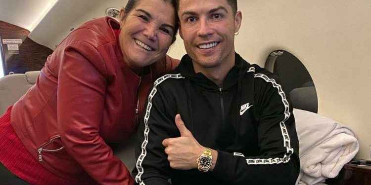 Cristiano Ronaldo hace llorar a su madre tras enviarle un emotivo mensaje