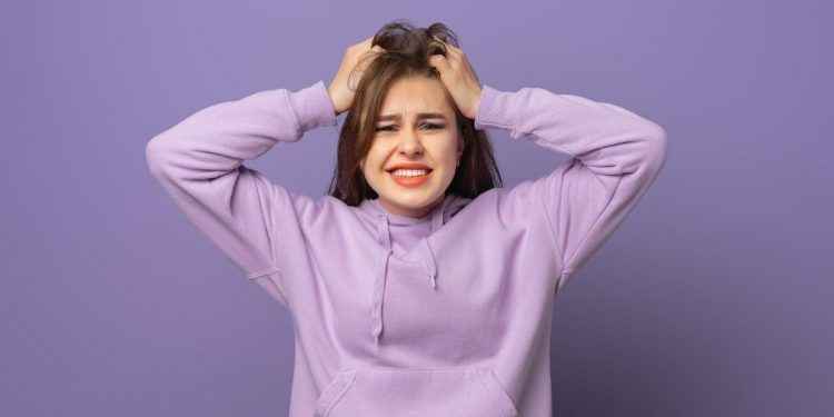 Por qué a veces tienes la sensación de que te duele el pelo