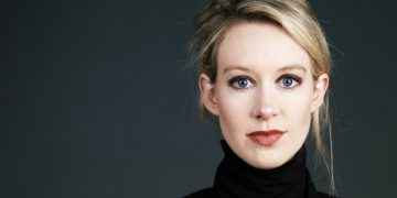 Auge, fraude y derrumbe de Elizabeth Holmes: de recaudar 9 mil millones de dólares con una gota de sangre a la cárcel