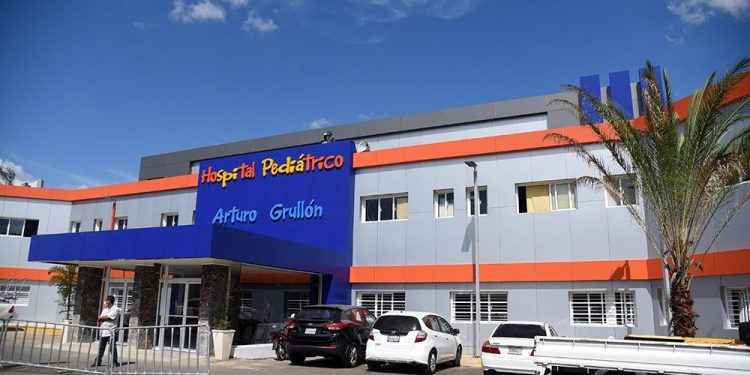 Fuerza del Pueblo alerta sobre situación difícil del Hospital Arturo Grullón de Santiago
