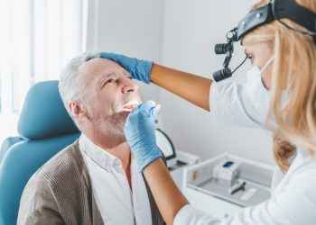 Tu dentista puede ayudarte a detectar precozmente el cáncer oral