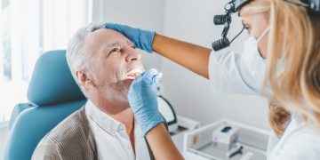 Tu dentista puede ayudarte a detectar precozmente el cáncer oral