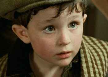 De cuánto es el cheque que el «niño de Titanic» cobra cada mes, a 25 años del estreno de la película