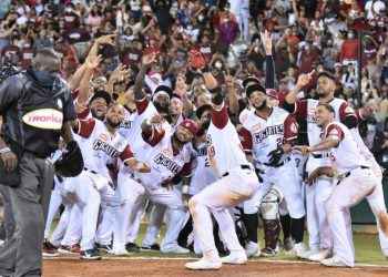 Los Gigantes vencen a las Estrellas y se colocan a un triunfo de la corona