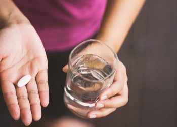 Ibuprofeno o paracetamol, ¿qué es mejor contra los síntomas de ómicron?