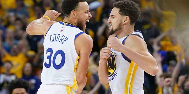 Curry y Thompson afinan la puntería a costa de los Pistons