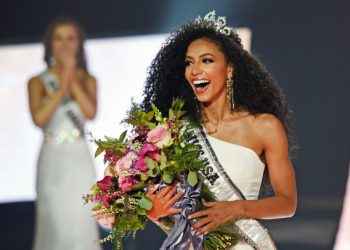 Tras muerte de ex Miss USA, hacen llamado a buscar ayuda si padece problemas de salud mental