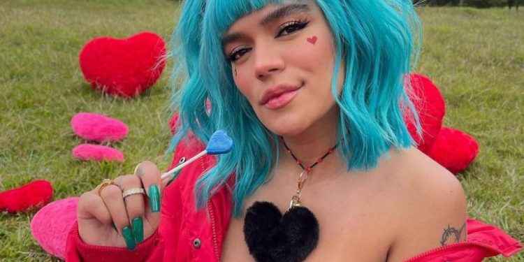 Karol G celebra su cumpleaños anunciando colaboración con la marca Crocs