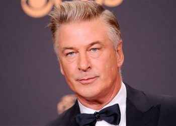 El marido de la cineasta asesinada dice que es «absurdo» que Baldwin crea que no tiene la culpa