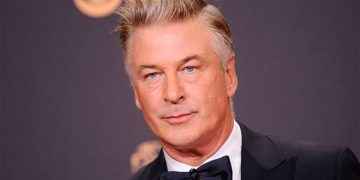El marido de la cineasta asesinada dice que es «absurdo» que Baldwin crea que no tiene la culpa