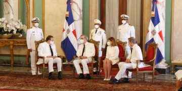 Presidente Abinader recibe cartas credenciales de siete nuevos embajadores