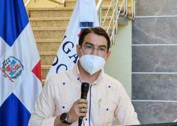 Director Cabral y Báez acusa alcalde Abel Martínez de negarse a recoger la basura en ese centro