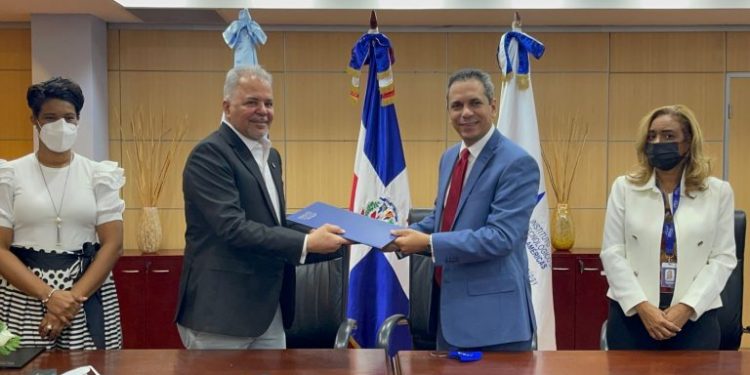 EGEHID anuncia convocatoria a becas para estudios en el ITLA