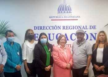 Educación y SENASA proveerán seguro de salud a escolares