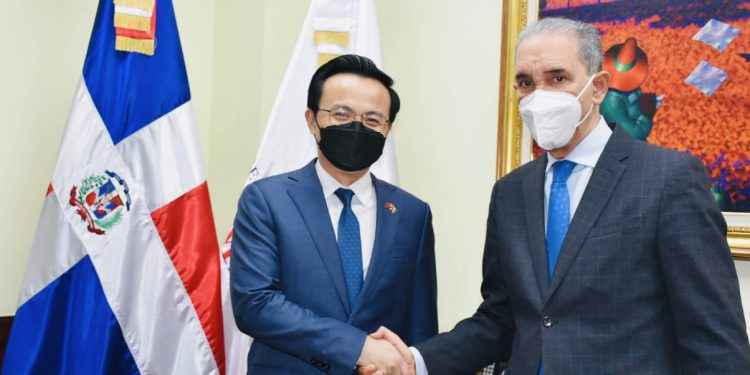 Mescyt y Embajada de China en RD estrechan relaciones de cooperación y colaboración a favor de jóvenes dominicanos