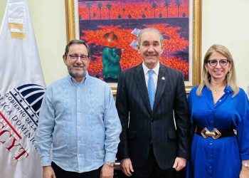 Titular del Mescyt y rector Universidad Metropolitana de Panamá abogan por aunar esfuerzos permitan ejecución programas educativos entre RD y país Centroamericano