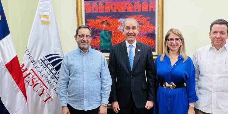 Titular del Mescyt y rector Universidad Metropolitana de Panamá abogan por aunar esfuerzos permitan ejecución programas educativos entre RD y país Centroamericano
