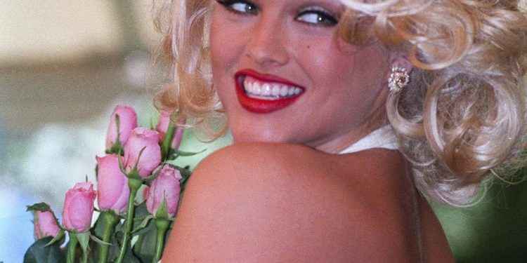 Cirugías, un marido anciano y millonario, y un final trágico: Anna Nicole Smith