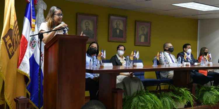 Colaboradores de la Junta Electoral de Santiago reciben taller sobre políticas de inclusión