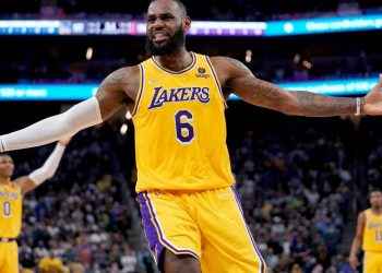 LeBron James hizo historia: superó a Kareem Abdul-Jabbar y se convirtió en el máximo anotador de la NBA