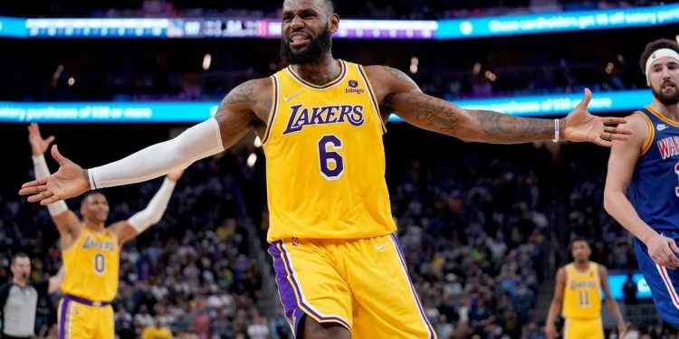 LeBron James hizo historia: superó a Kareem Abdul-Jabbar y se convirtió en el máximo anotador de la NBA