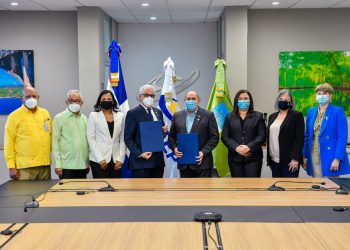 ETED capacitará personal para elevar calidad de sus servicios; firma convenio con INFOTEP