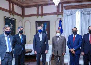 Presidente Tribunal Constitucional de España visita Palacio Nacional