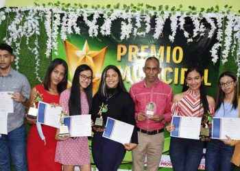 Reconocen a jóvenes meritorios en municipio Baitoa