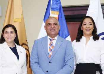 Directora Nacional de Registro Civil dicta conferencia sobre rol de la JCE